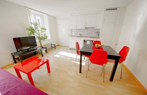 Langstrasse Apartment | ZH Raffael - Stauffacher HITrental Apartment