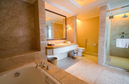 East District Hotel | Zhongshan Junchuang Century Hotel