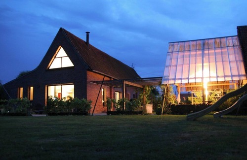 Arques Villa | Zi Villa – 14 people – 6 bedrooms–4 bathrooms – Jacuzzi, pool table, indoor pool
