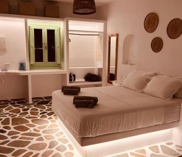 Folegandros Town House | ZIMARAKI Houses