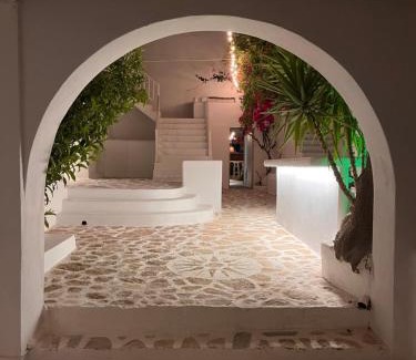 Folegandros Town House | ZIMARAKI Houses