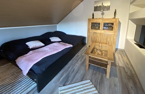 Kurrenberg Apartment | Zimmer mit Aussicht - Balkonzimmer Nähe Bad Breisig