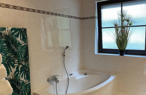 Kurrenberg Apartment | Zimmer mit Aussicht - Balkonzimmer Nähe Bad Breisig