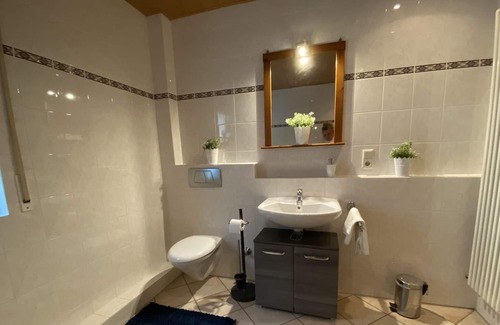 Kurrenberg Apartment | Zimmer mit Aussicht - Balkonzimmer Nähe Bad Breisig