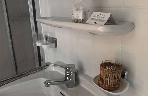 Fuschl am See Bed & Breakfast | Zimmer MIT Seitlichen Seeblick UND Balkon - Pension Stöllinger