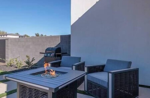 Virgin House | Zion Modern Lux Casita