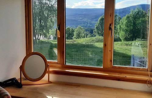 Alvie House | Zippity-Do-Da House, 4 Bedroom, 4 Bathroom, Cinema Room and Hot Tub.