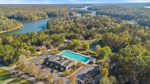 Westminster Villa | Zoka - Luxury Mountain-Lake Cabin with Hot Tub