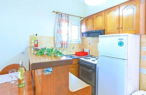 Kalami Apartment | Zoulis Athina: Two Bedroom Apartment Just Few Steps Away From The Beach