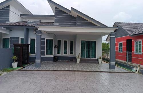 Kampung Gong Datok House | ZR D'Datok Homestay, GongBadak & Private Pool