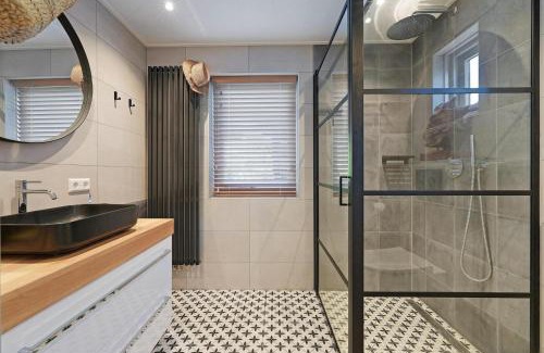 Ouddorp House | Zuiderdiep 12 - Noordzeepark Ouddorp NOT INTENDED FOR COMPANY OR WORK-RELATED STAYS