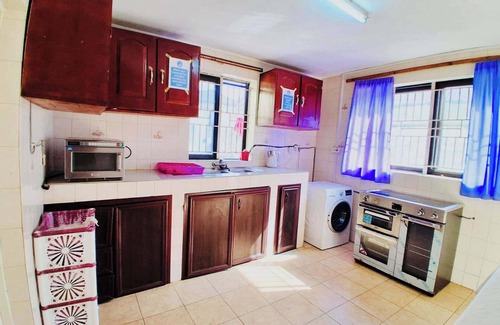 Freetown House | ZUNOX GUEST HOUSE