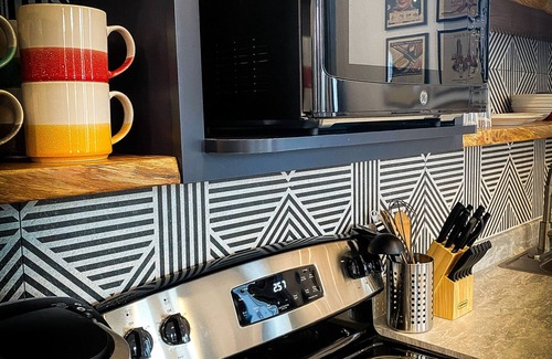 Marceline Apartment | Zurcher on Main, Historic Apartment near Walt Disney Museum, Marceline MO