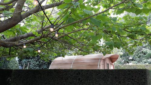 Zussen Villa | ZussEnzo - STOER FAMILIEHUIS - 18P - 5SLPK - GROTE TUIN - SAUNA - OFYR BBQ - HOMECINEMA - 15MIN MAASTRICHT