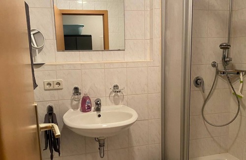 Niederlungwitz Apartment | Zw13b - Gemütliche Ferienwohnung in Glauchau Nähe Zwickau, 40 qm, 1 Wohn-/schlafzimmer, Max. 2 Personen