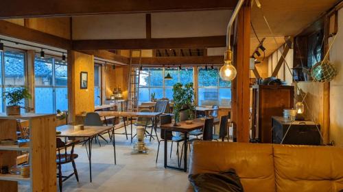 コワーキングスペース kuzume Base ゲストハウス TOMARUKU