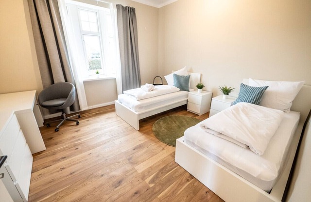 003 -1 Bedroom with 2 beds