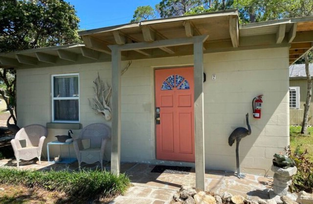 07) The Crane Cottage
