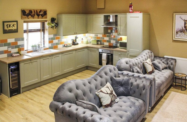1 bedroom accommodation in Hatfield Woodhouse, Nr. Doncaster