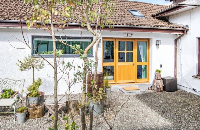 1 bedroom accommodation in Helensburgh