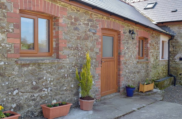 1 bedroom accommodation in Cwmsychpant, near Lampeter