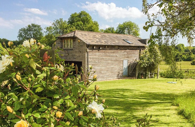 1 bedroom accommodation in Brook, near Wye