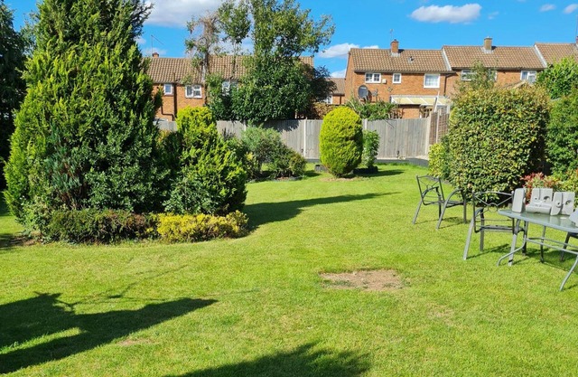 1 Bedroom Annex - 2 Mins From Train Station