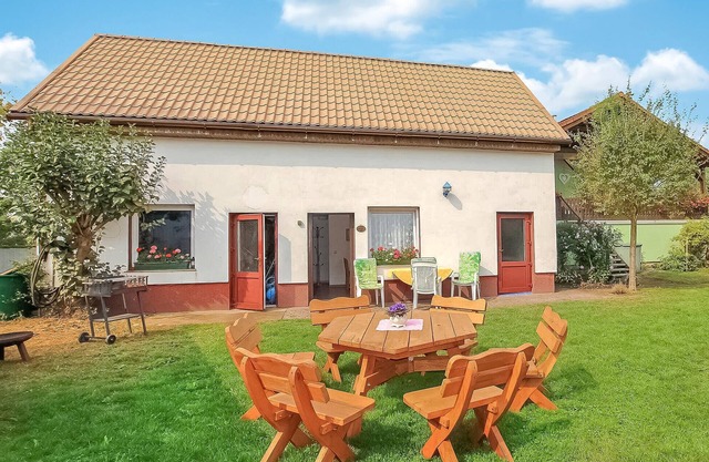 1 bedroom beautiful home in Luckow
