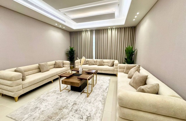 1 Bedroom Modern Stylish Apartment with Large Living Room Near Haram 4B