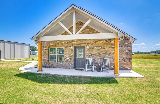 1 Mi to Lake Texoma: Expansive Outdoorsy Escape!