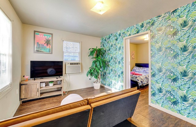 1 Mi to Town: Colorful & Cozy Home in Miami!