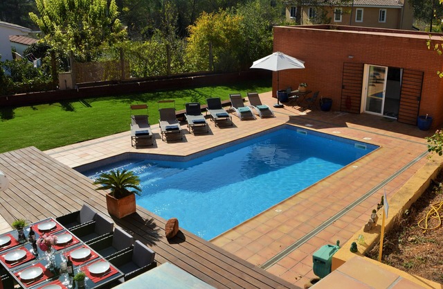 10 minutes by car from Sitges. Villa María. View. Comfortable. A/C.