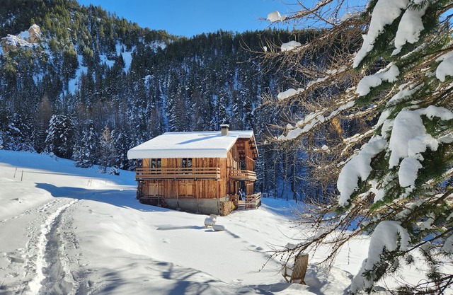 100% RENOVATED FAMILY CHALET with view!
