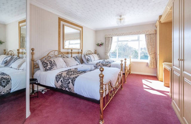 105 Setup for Your Most Relaxed & Amazing Stay + Free Parking + Free Fast Wifi