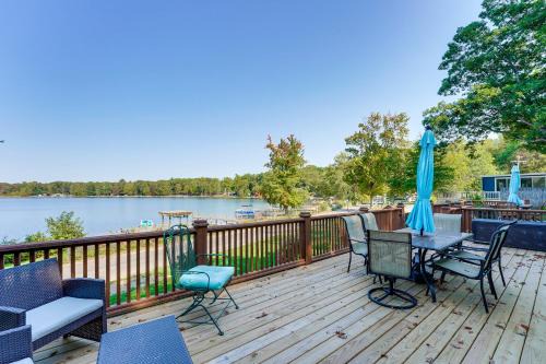 13 Mi to South Haven Lakefront Retreat with Dock!