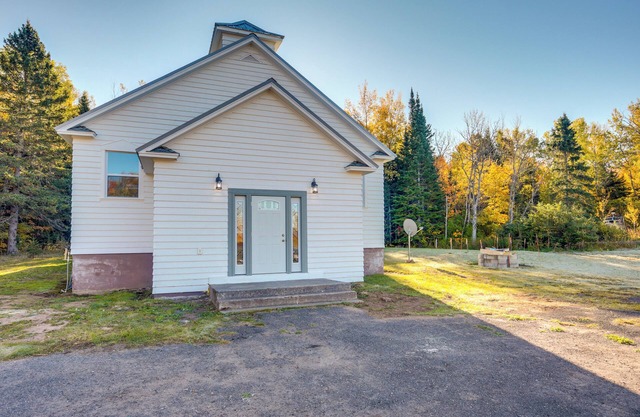 15 Mi to Lake Superior: Renovated Church w/Grill