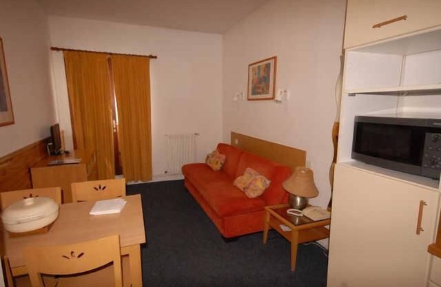 150m from ski slopes, 1st floor, view resort, fitness, swimming pool, sauna, balcony, tv, ski locker