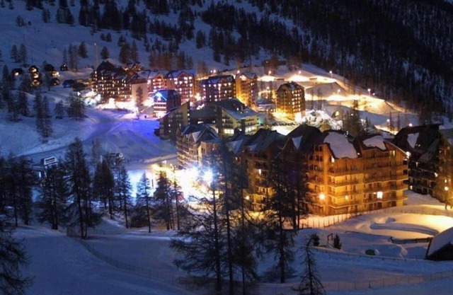 150M from the slopes apartment 6pers 1 bedroom + 1 cabin