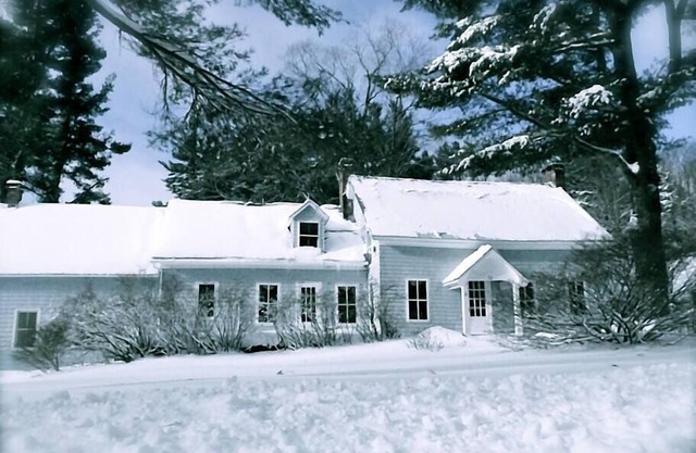 1830's Recently Renovated Rustic Farmhouse, Windham Vermont