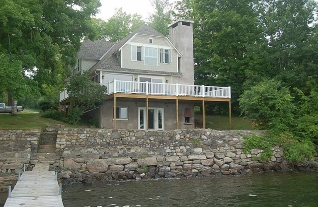 1935, 3 season pet -friendly, family-friendly lakeside home, on 1.8 acres
