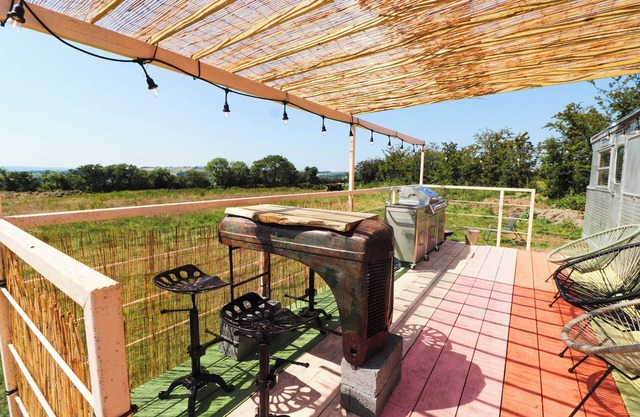 1957 Spartan Imperial Mansion - Vintage Retreat in West Wales - Pet Friendly!)