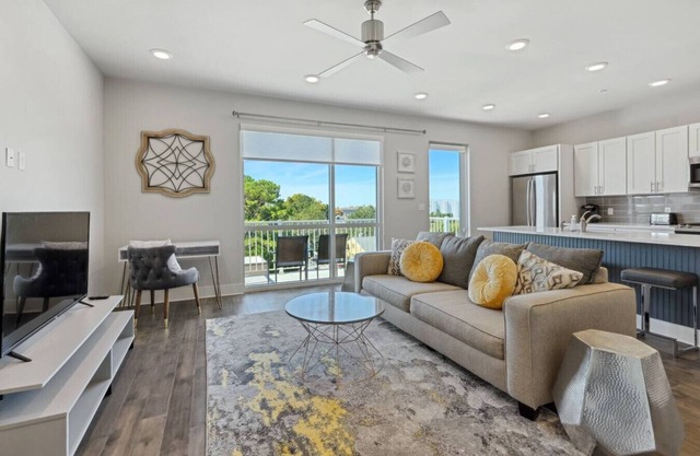 1BR/1.5BA Luxury Bywater Condo In New Orleans!