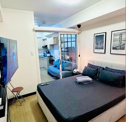 1BR Condo Unit at Celandine Condominium Near Ayala Cloverleaf Mall