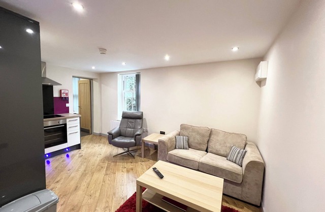 1BR Flat with En-Suite in Derby’s Vibrant West End