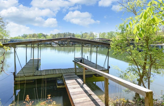 2 bed 2 bath condo on Lake Lanier-