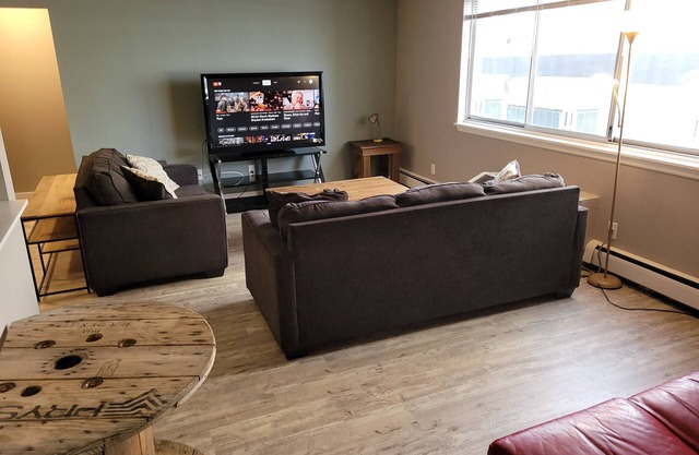 2 Bed 2 Bath Spacious Apartment Downtown Cedar Rapids