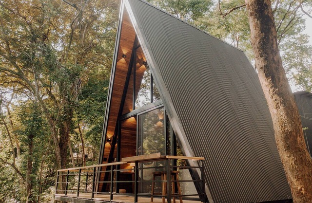 2-Bed Jungle Chic Hideaway - New Modern Design Jungalow