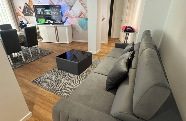 2-bedr. apartment in condominium with pool!