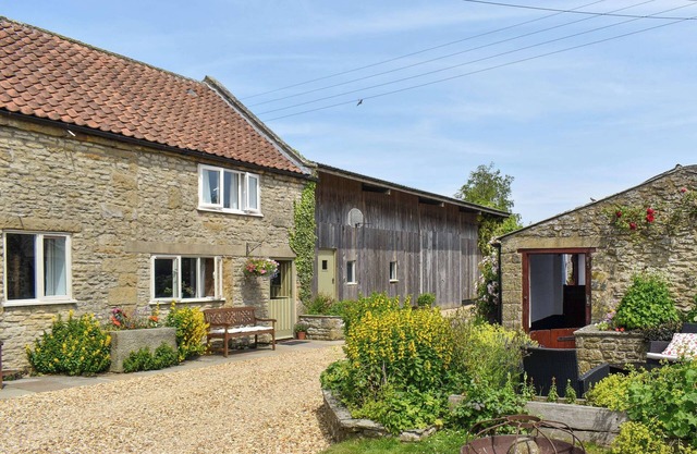 2 bedroom accommodation in Levisham near Pickering