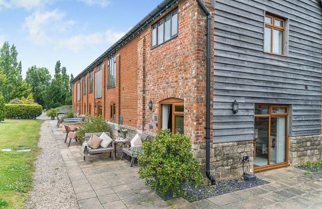 2 bedroom accommodation in Blandford Forum